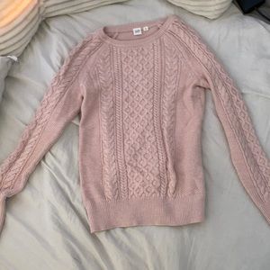 Gap sweater